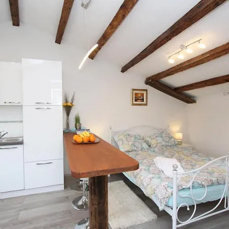 Mira Rovinj